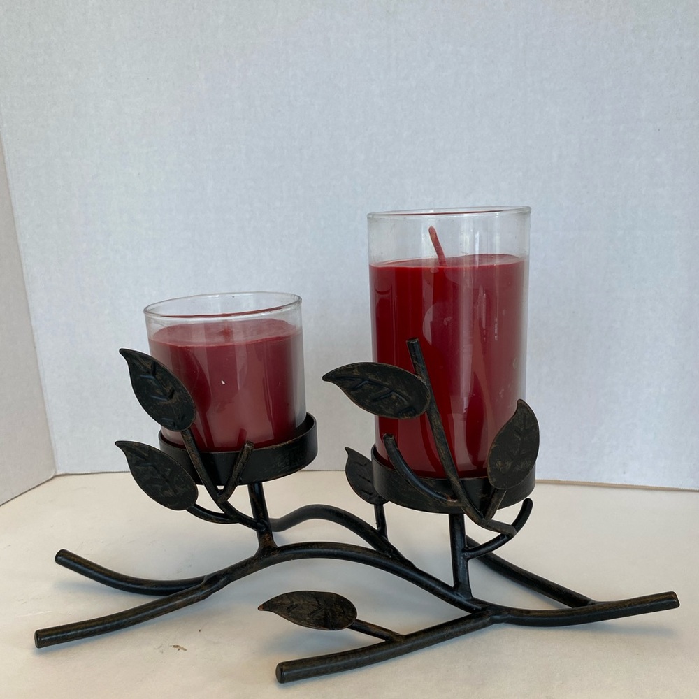 Yankee Candle Perfect Pillar Elegant Red Candle Holder with Leaf Design